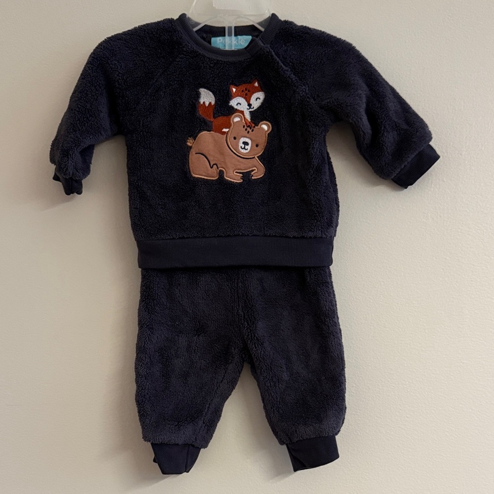 Cozy Fleece Baby Outfit with Bear and Fox Design